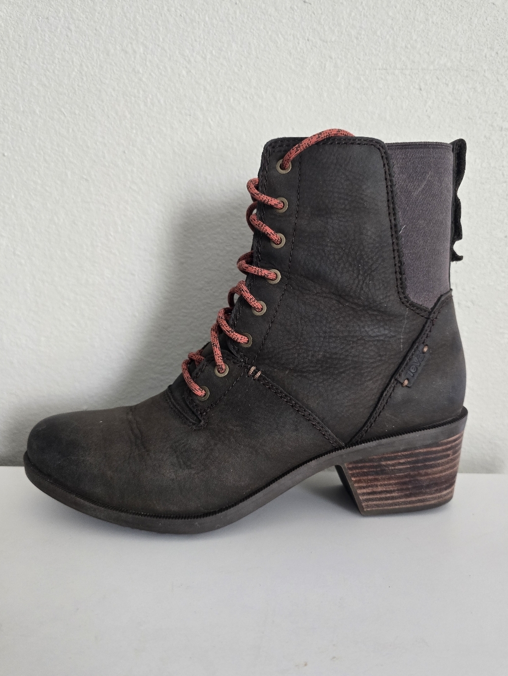 Teva Anaya Lace Up Boots Waterproof Women's 10
